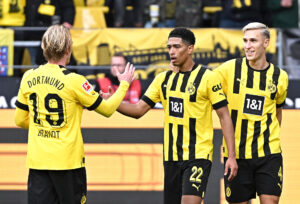 Manchester City-manager Pep Guardiola sender roser mod Dortmunds Jude Bellingham