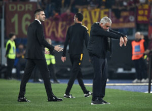 Murinho var hård i sin kritik af Hirving Lozano, da Roma tabte mod Napoli.