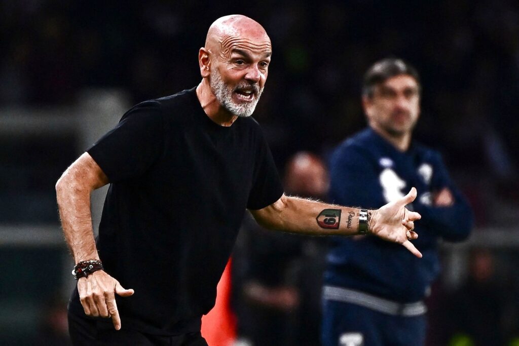 AC Milan forlænger med Stefano Pioli.