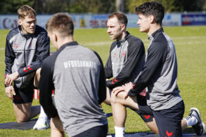 Kasper Hjulmand har fem ledige pladser i sin trup frem mod VM-slutrunden, og tirsdag er der både gode og dårlige nyheder til hans boblere.