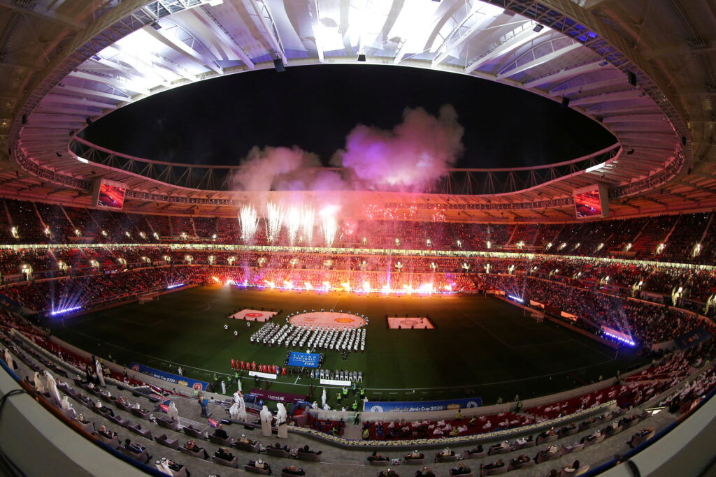 Åbningsceremonien til VM 2022 i Qatar bliver afholdt på Al Bayt stadion i Al Khor nord for Doha.