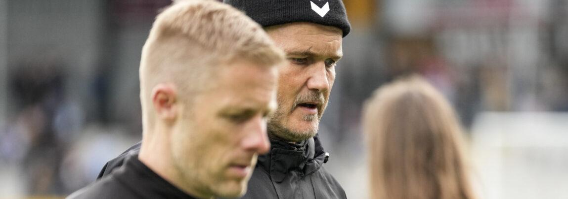 Sønderjyske fyrer cheftræner Henrik Hansen og assistenttræner Niels Lodberg.
