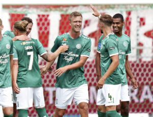 Viborg FF's forsvarskrumtap, Mads Lauritsen, kan formentlig se frem til en kamp fra start på udebane mod Brøndby.