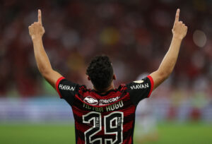 Real Madrid og FC Barcelona jagter som altid den næste verdensstjerne, og de har begge øjnene rettet mod den 18-årige brasilianer, Victor Hugo.