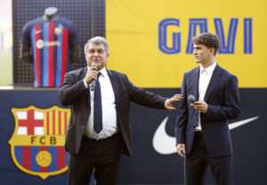 Det bliver ikke let for FC Barcelona at hente spillere, der kan styrke holdet til januar på grund af deres exit fra Champions League.