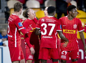 Andreas Schjelderup og Ernest Nuamah er begge gode bud på en topscorer i Superligaen i denne sæson