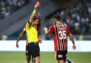 Argentina Super Cup Boca Juniors mod Racing Club 10 røde kort.