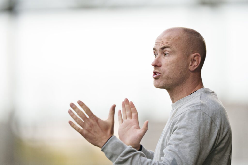 AC Horsens-cheftræneren Jens Bertel Askou må undvære to profiler til Superliga-kampen mod Randers.