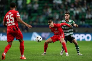 Jesper Lindstrøm og resten af Frankfurt er bagude mod Sporting i Champions League