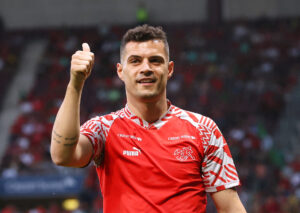 Granit Xhaka er som ventet blandt de 26 spillere, der skal repræsentere Schweiz ved VM i Qatar.