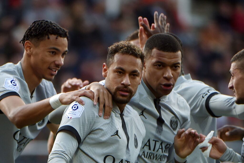 Den franske angriber Hugo Ekitike scorede søndag sit første mål under sit lejeophold i Paris Saint-Germain.