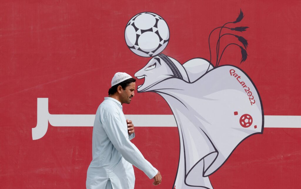 Se rejsevejledningen for fans, der tager til VM 2022 i Qatar.