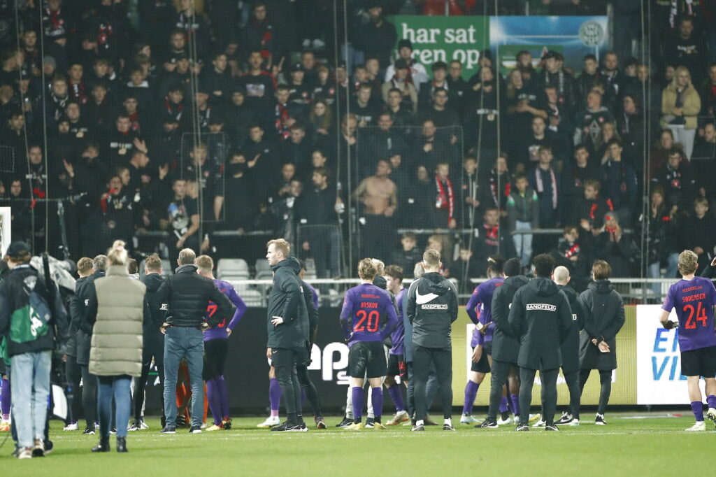 FC Midtjylland straffer en række tilhængere efter uroligheder