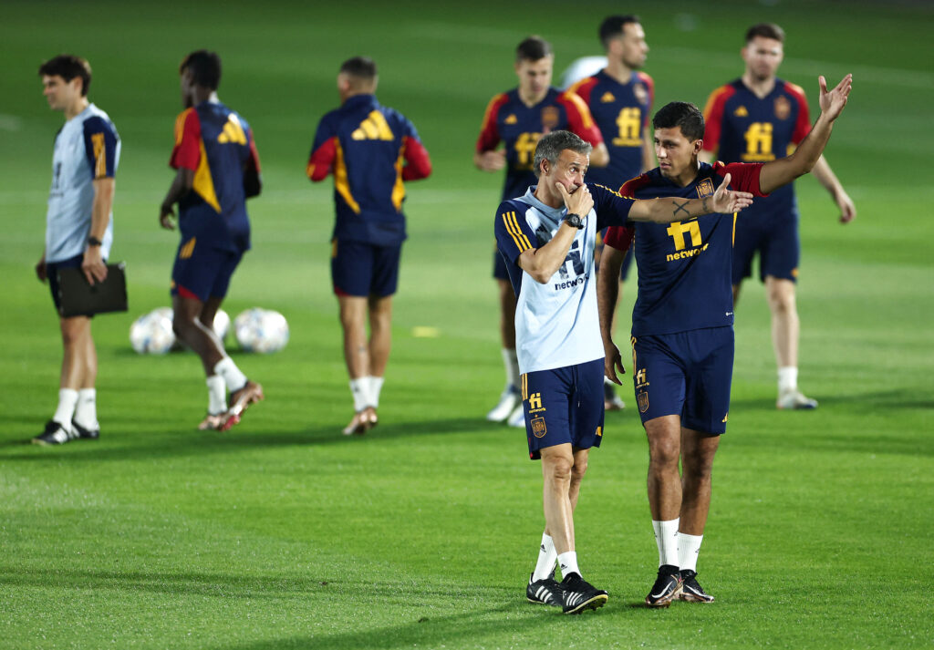 Spanien træner under Luis Enrique ved VM i Qatar.