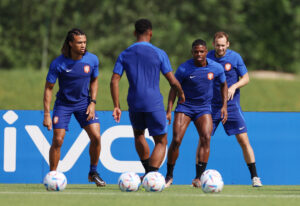 Tyrell Malacia tror på, at VM's topscorer findes i egne hollandske rækker. Han udpeger nemlig Memphis Depay som endegyldig topscorer.