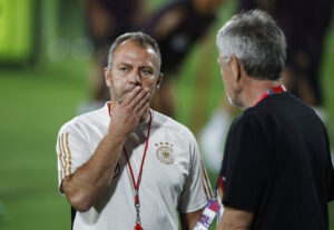 Hansi Flick må undvære en af sine største profiler offensivt i åbningskampen mod Japan