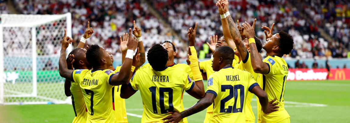 Ecuador har bragt sig i front mod Qatar i åbningskampen ved VM 2022