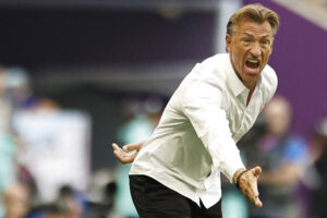 Saudi Arabiens landstræner Hervé Renard gav sine spillere en skideballe i pausen af VM-kampen mod Argentina, så leverede de VM-historiens største overraskelse i anden halvelg.