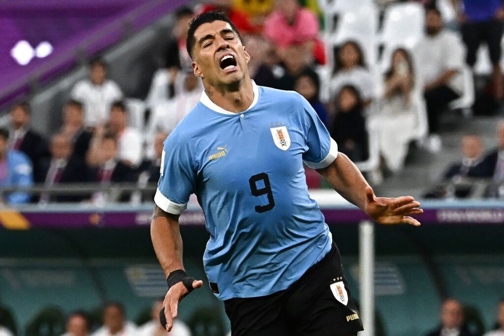 Luis Suarez og Uruguay tabte to point mod Sydkorea i deres åbningskamp til VM