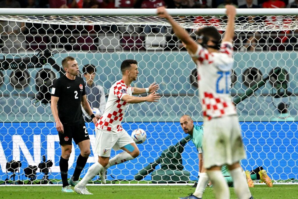 Kroatiens spillere jubler over sejren over Canada.