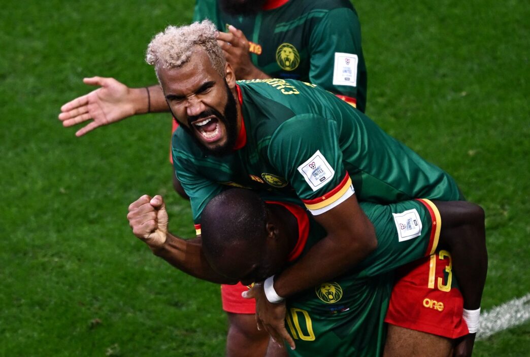 Cameroun udligner til 3-3 mod Serbien i intens VM-kamp