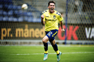 Frederik Holst ophæver med sin norske klub