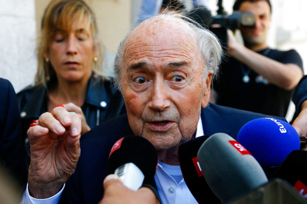 Den tidligere FIFA-præsident, Sepp Blatter, er ikke imponeret over FIFA's nuværende præsident Gianni Infantino.