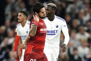 Spanske Sevilla og midtbanespilleren Isco er blevet enige om at ophæve samarbejdet.