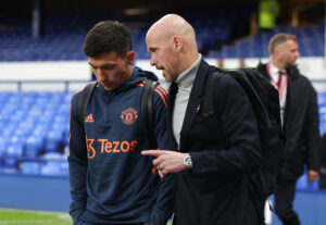 Lisandro Martinez var tæt på at skifte til Arsenal, men Erik ten Hag sørgede for, at han i stedet kom til Manchester United.