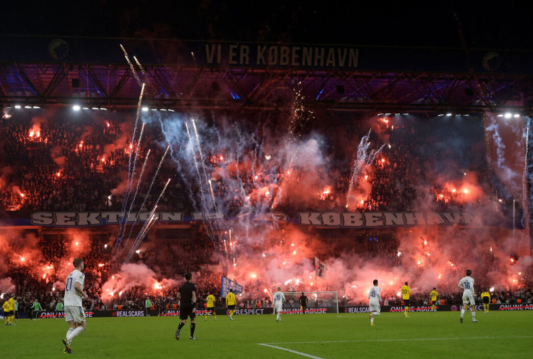 UEFA tildeler F.C. København markant straf for brugen af pyroteknik i Champions League-kampen mod tyske Dortmund.