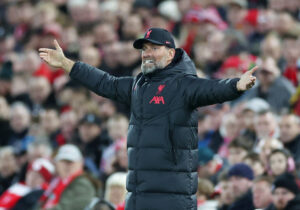 Jürgen Klopp og Liverpool skulle angiveligt være på jagt efter midtbaneforstærkninger