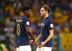 Både Tottenham og Manchester United skulle angiveligt være interesserede i Juventus' Adrien Rabiot.