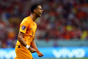 Manchester United fører kapløbet om Cody Gakpo overfor Arsenal