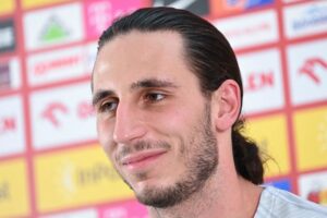 Kamil Grabara og Mathew Ryan-sagaen tager en ny drejning, da polakken kommer med en spydig kommentar på Twitter rettet mod Ryan.