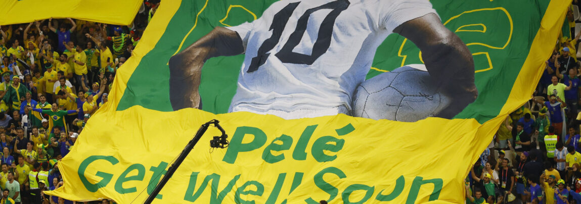 Brasilianske fans hylder syg Pelé