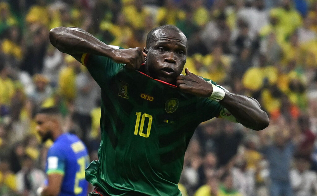 Cameroun scorer mod Brasilien