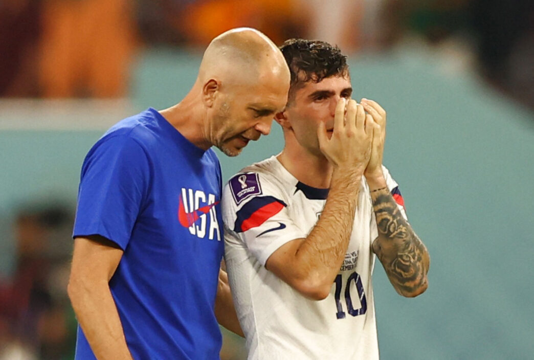 USA måtte lørdag sige farvel ved VM i Qatar 2022, da det blev et nederlag til Holland i ottendedelsfinalen. Amerikanernes stjerne, Christian Pulisic, undskylder til holdets fans.