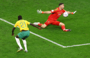 Australien røg ud af Vm mod Argentina i ottendedelsfinalen, men 18-årige Garang Kuol satte rekord som yngste spiller i knockout.