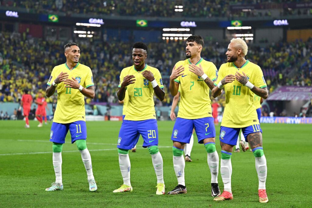 Brasilien er kommet i front mod Sydkorea i ottendedelsfinalen ved VM