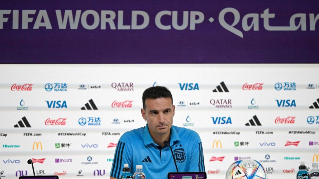 Argentina-træner, Lionel Scaloni, var ikke meget for at afslører sin taktik til Holland under pressemødet.