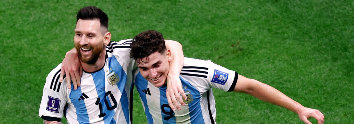 Lionel Messi, Julian Alvarez og det argentinske landshold sørgede med to mål i første halvleg for en forholdsvis sikker sejr i VM-semifinalen mod Kroatien.