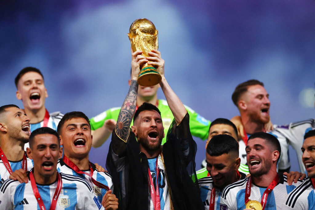 Argentina er verdensmestre for tredje gang i historien, efter Lionel Messi og kompagni slog Frankrig i VM-finalen på straffesparkskonkurrence.
