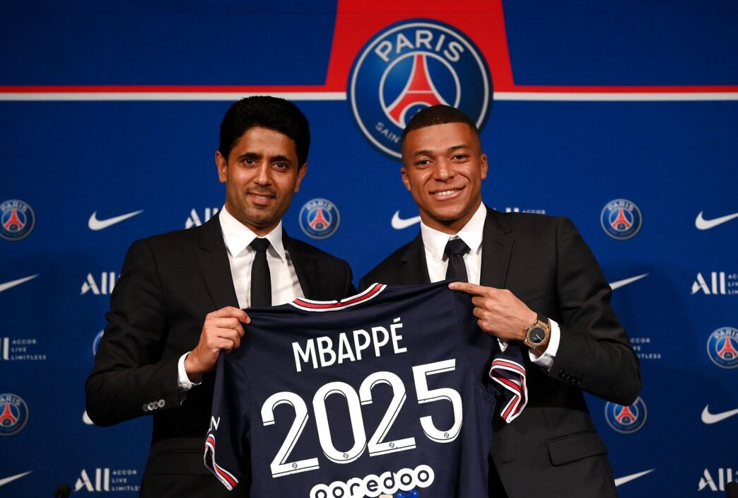 Kylian Mbappé er en af de spillere, der har indgået en kæmpe kontrakt med PSG
