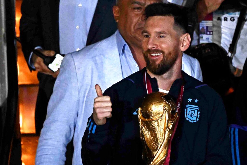 Messi holder trofæet efter VM-sejren