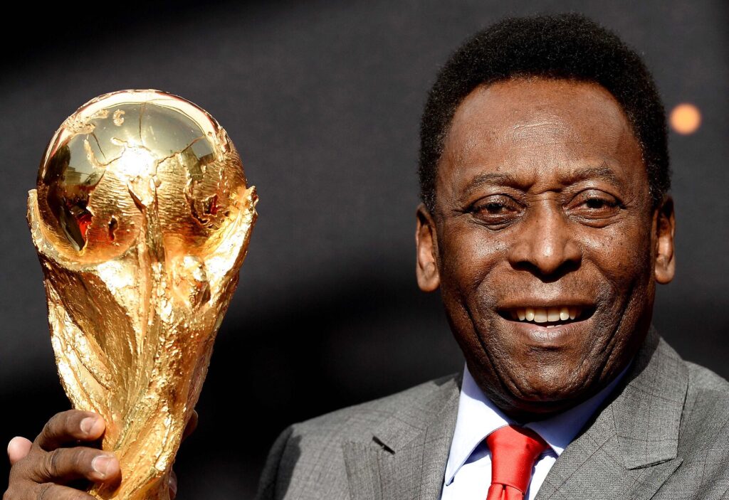 I samråd med lægerne har Pelé og hans familie besluttet at blive på hospitalet julen over.