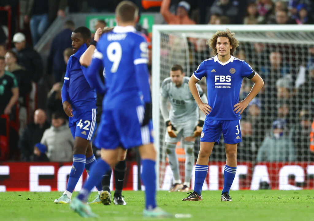 Belgiske Wout Faes scorede to selvmål for Leicester, men han har en stærk karakter, mener klubbens manager Brendan Rodgers.