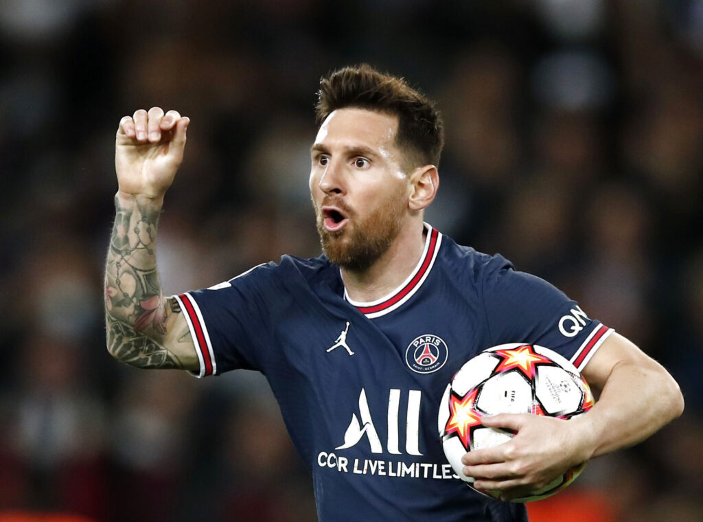 Lionel Messi vendte onsdag hjem til Paris Saint-Germain, hvor han blev hyldet af hele klubben.