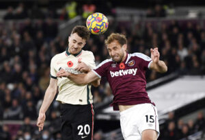 Wolverhampton har ifølge Fabrizio Romano købt Craig Dawson i West Ham og udstyret ham med en to og et halvt år lang kontrakt.