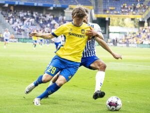 Peter Bjur har angiveligt bestået sit lægetjek i AGF.