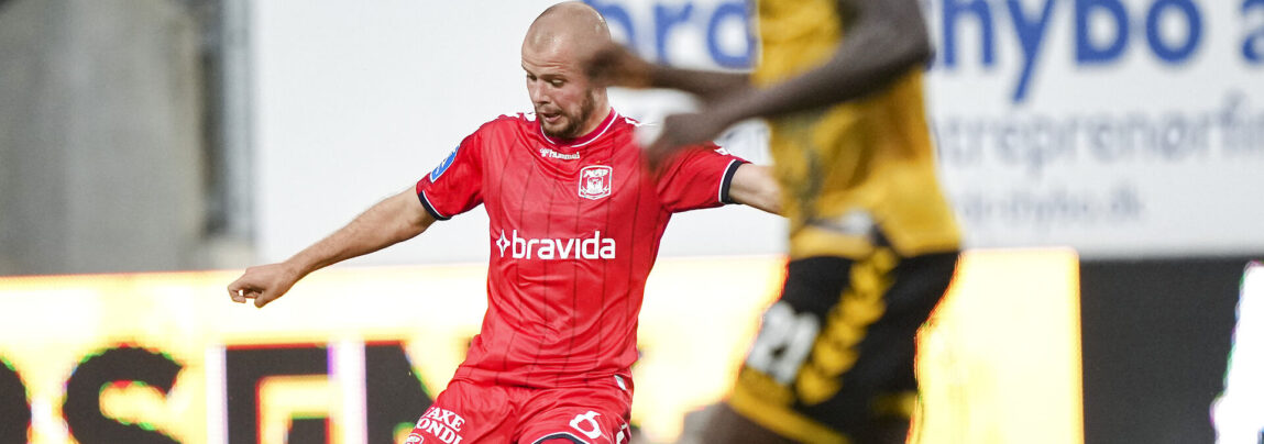 AGF's midtbanespiller, Nicolai Poulsen, spillede første halvleg i træningskampen mod Sønderjyske, og han var glad for AGF's mange mål.